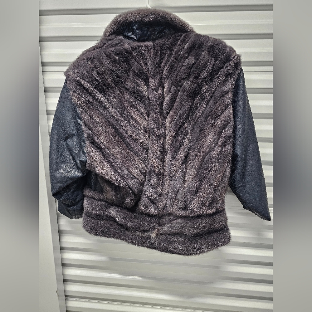 ELEGANT LUXURY GENUINE MINK FUR,SOFT EMBOSSED LEATHER JACKET SIZE: LARGE-1XL-2XL - Picture 4 of 9